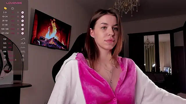 julianymphh online show from March 1, 2025, 4:00 pm