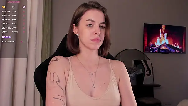 julianymphh online show from March 12, 2025, 7:06 pm