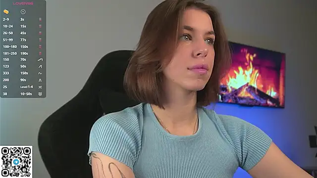 julianymphh online show from March 22, 2025, 9:13 am