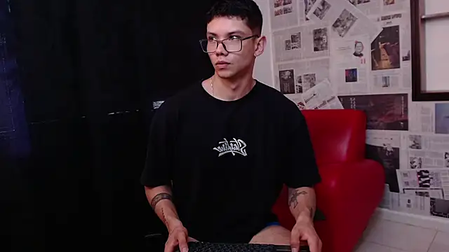 Magic boy20 online show from March 3, 2025, 7:17 pm