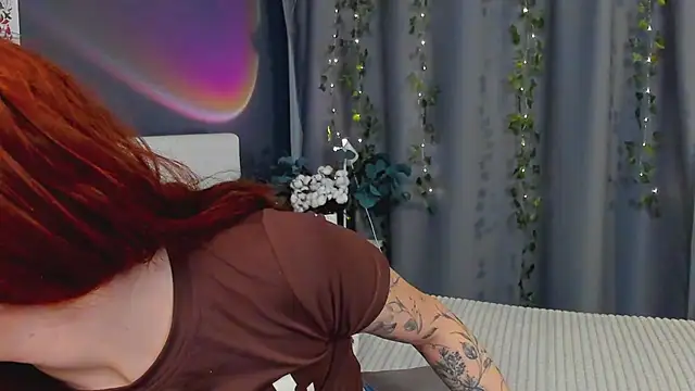  Jenny Miller  online show from May 6, 2026, 3:46 am