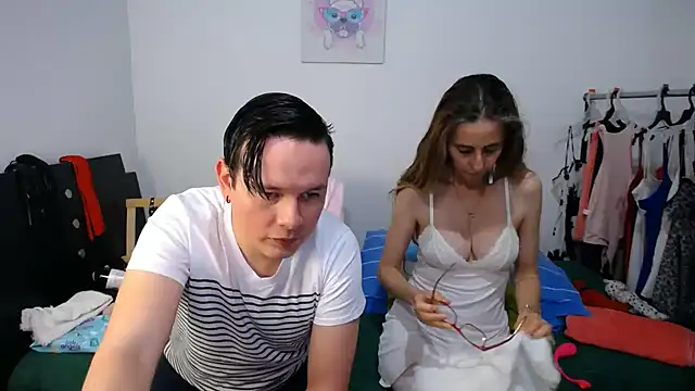Snapshot of jade_and_jack chatting on March 23, 2025, 5:32 am jade and jack online show from March 23, 2025, 5:32 am