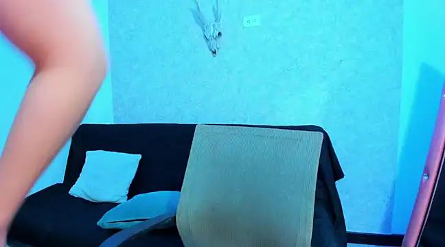 AliciaChelios online show from December 6, 2024, 11:03 pm