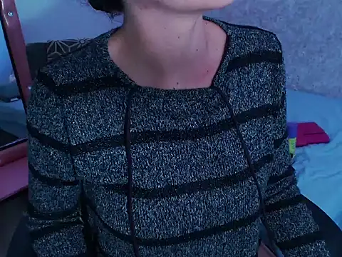 Snapshot of AliciaChelios chatting on May 17, 2026, 7:21 pm AliciaChelios online show from May 17, 2026, 7:21 pm