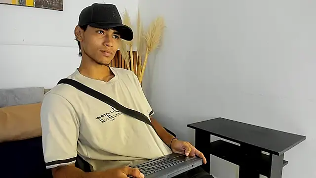 Snapshot of zander_2120 chatting on September 25, 2025, 1:15 pm zander 2120 online show from September 25, 2025, 1:15 pm