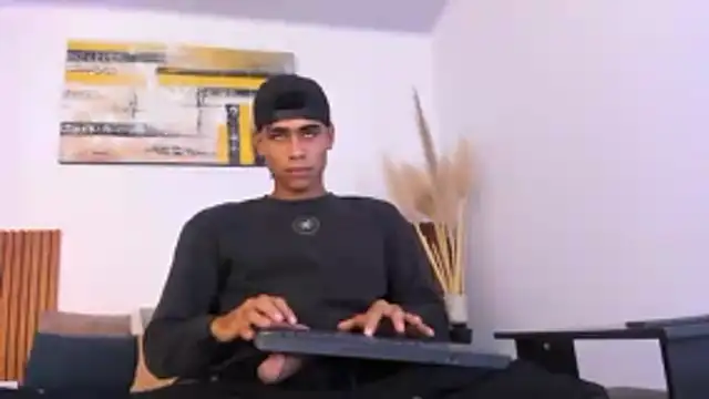 Snapshot of zander_2120 chatting on October 24, 2025, 1:51 pm zander 2120 online show from October 24, 2025, 1:51 pm