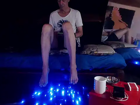 laye19 online show from September 30, 2025, 1:10 am