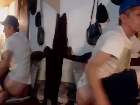 laye19 online show from October 15, 2025, 2:44 am