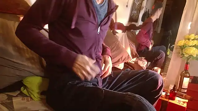 Snapshot of laye19 chatting on March 24, 2026, 8:08 am laye19 online show from March 24, 2026, 8:08 am