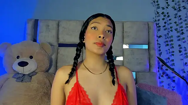 KarolRojas  online show from January 25, 2025, 3:19 am