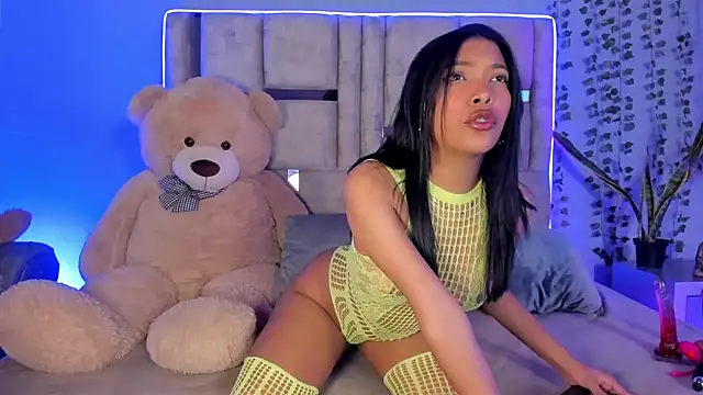 KarolRojas  online show from January 31, 2025, 3:30 am