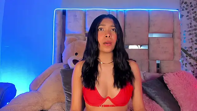 KarolRojas  online show from February 3, 2025, 9:30 am