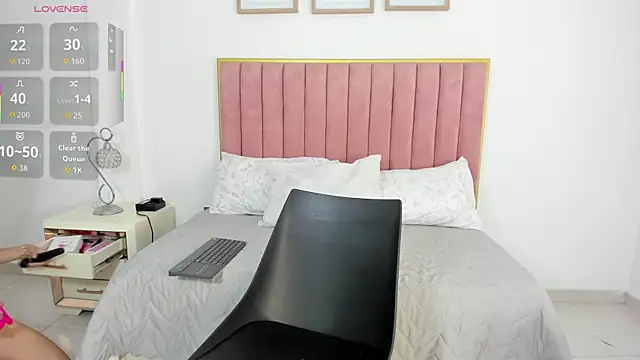 JenyWells online show from October 21, 2025, 9:26 pm