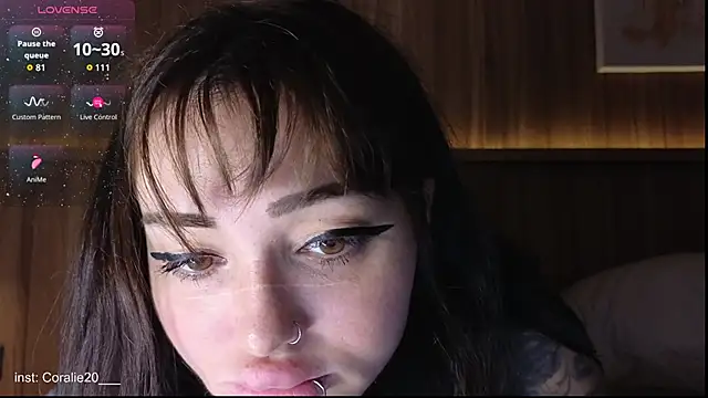 Coralie20  online show from April 28, 2026, 10:31 am