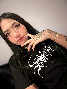 ANDREA FERRY online show from November 1, 2025, 2:02 am