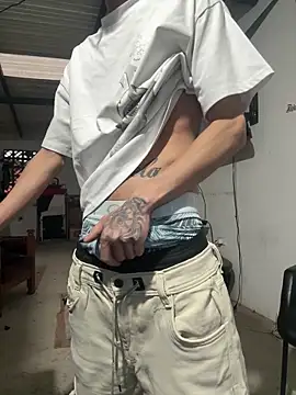 Snapshot of 27powercm chatting on March 11, 2026, 11:00 pm 27powercm online show from March 11, 2026, 11:00 pm