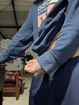 Snapshot of 27powercm chatting on April 1, 2026, 5:30 am 27powercm online show from April 1, 2026, 5:30 am