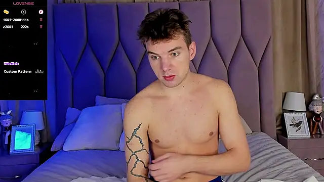 ArthurWhitee online show from January 31, 2025, 3:09 am