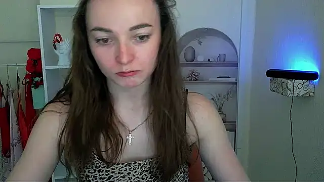  Barbie Kiss  online show from May 11, 2026, 9:37 am