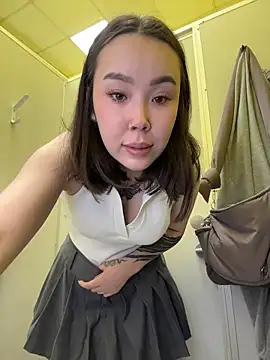 Asian Asami online show from April 30, 2026, 4:02 pm