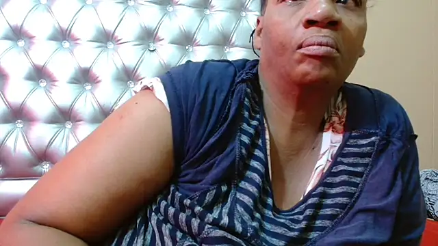 Snapshot of tinagiant chatting on September 16, 2025, 5:30 am tinagiant online show from September 16, 2025, 5:30 am