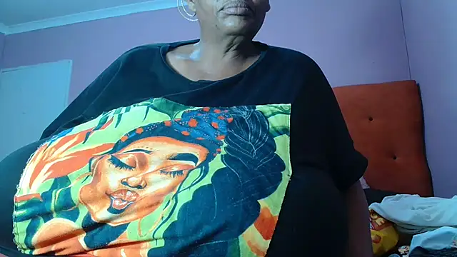 tinagiant online show from August 4, 2026, 9:06 pm