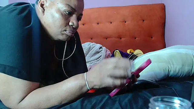 tinagiant online show from August 6, 2026, 7:54 am