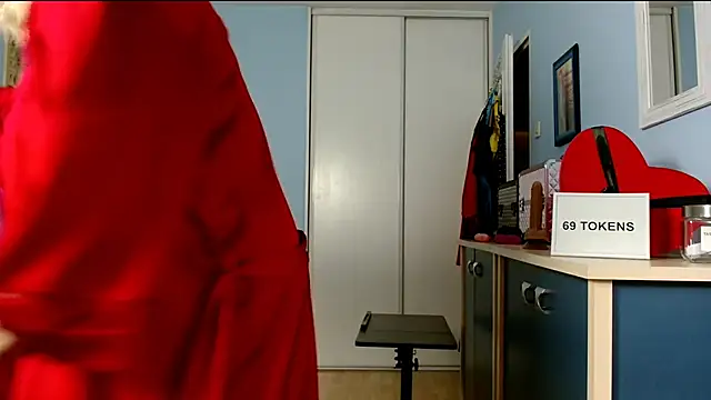 sexyjennyeu online show from March 3, 2026, 9:10 pm