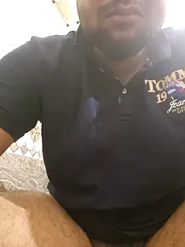 Snapshot of yourdreamman0705 chatting on January 20, 2025, 2:32 am yourdreamman0705 online show from January 20, 2025, 2:32 am