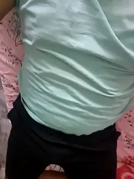 Snapshot of yourdreamman0705 chatting on January 24, 2025, 10:43 am yourdreamman0705 online show from January 24, 2025, 10:43 am