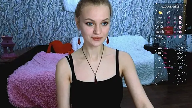 Snapshot of Elfanna chatting on October 27, 2025, 1:15 pm Elfanna online show from October 27, 2025, 1:15 pm