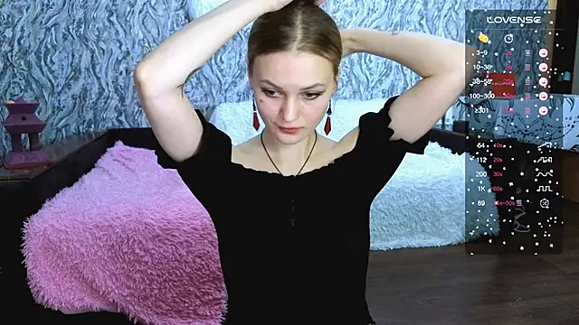 Snapshot of Elfanna chatting on October 29, 2025, 3:58 pm Elfanna online show from October 29, 2025, 3:58 pm