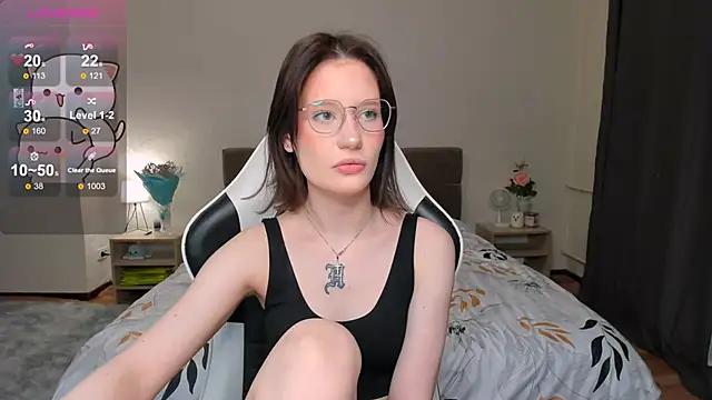 DearLia online show from February 7, 2025, 10:20 pm