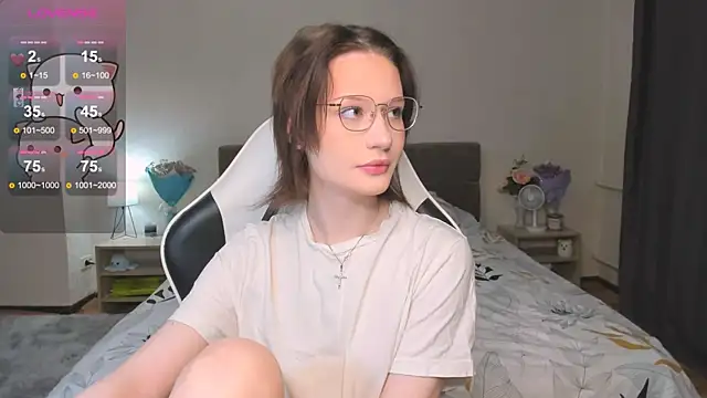 DearLia online show from February 23, 2025, 4:46 pm