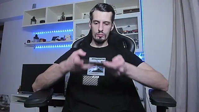 ToddClaytonn online show from October 31, 2025, 11:39 pm