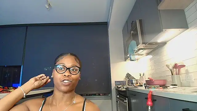 Snapshot of Naomiruty chatting on April 8, 2026, 12:43 am Naomiruty online show from April 8, 2026, 12:43 am