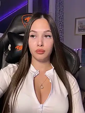 Snapshot of EricaWalls chatting on October 20, 2025, 4:29 pm EricaWalls online show from October 20, 2025, 4:29 pm