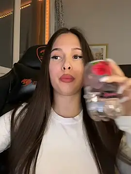 EricaWalls online show from March 18, 2026, 8:56 pm