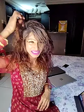 Snapshot of KamaLila chatting on October 17, 2025, 4:53 pm KamaLila online show from October 17, 2025, 4:53 pm