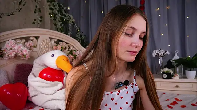 Snapshot of MonaEldon chatting on February 14, 2026, 2:08 am MonaEldon online show from February 14, 2026, 2:08 am