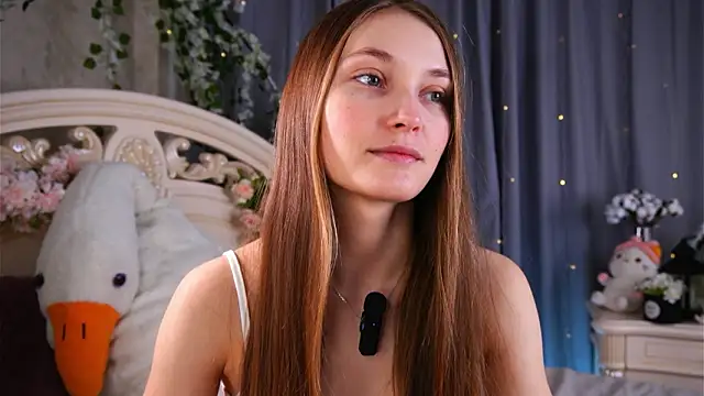 Snapshot of MonaEldon chatting on February 23, 2026, 2:42 am MonaEldon online show from February 23, 2026, 2:42 am