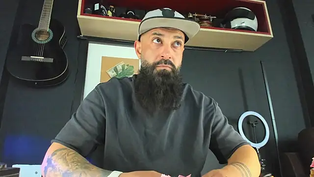 axxelrich  online show from February 2, 2025, 8:13 am