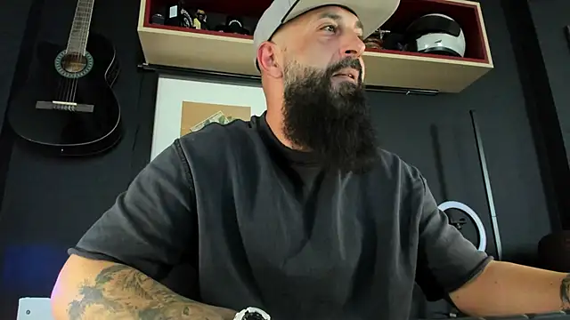 axxelrich  online show from February 2, 2025, 11:19 am