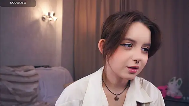 Snapshot of DevonaBucher chatting on October 12, 2025, 5:28 am DevonaBucher online show from October 12, 2025, 5:28 am