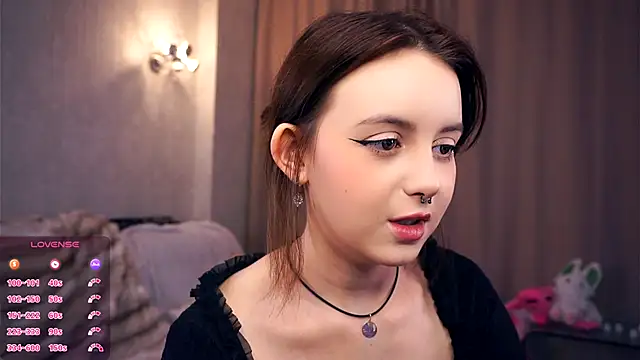 Snapshot of DevonaBucher chatting on October 13, 2025, 5:29 am DevonaBucher online show from October 13, 2025, 5:29 am