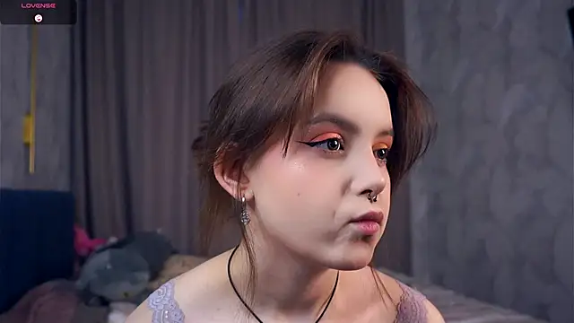 Snapshot of DevonaBucher chatting on October 26, 2025, 5:02 am DevonaBucher online show from October 26, 2025, 5:02 am