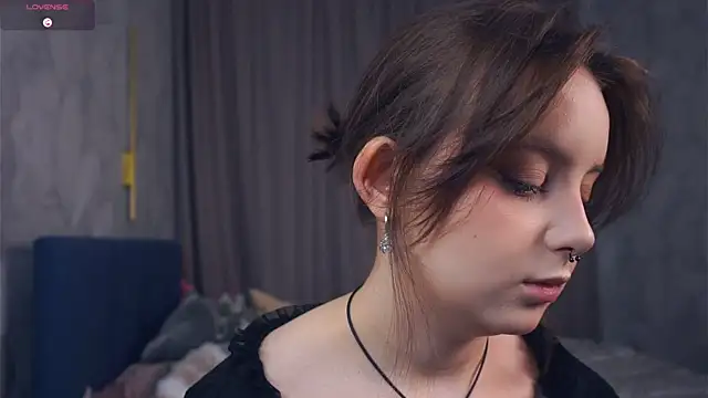 Snapshot of DevonaBucher chatting on November 1, 2025, 5:09 am DevonaBucher online show from November 1, 2025, 5:09 am