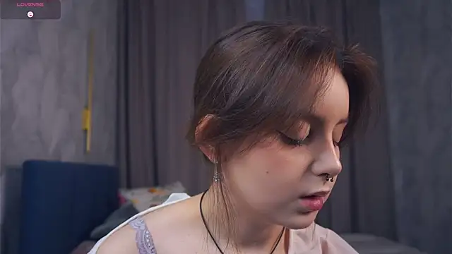 Snapshot of DevonaBucher chatting on November 2, 2025, 4:48 am DevonaBucher online show from November 2, 2025, 4:48 am