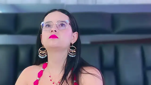 Snapshot of DahianaMoss chatting on February 19, 2026, 11:39 am DahianaMoss online show from February 19, 2026, 11:39 am