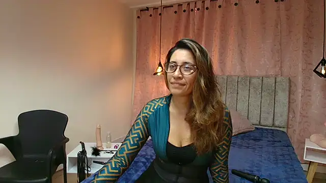 VioletaScott  online show from February 6, 2025, 12:48 pm